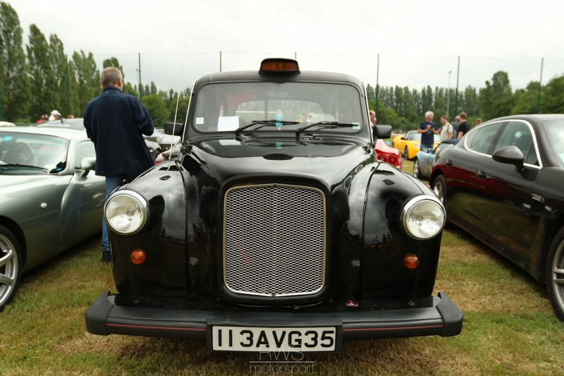 Illustration for article titled Classic British Welcome Photos (Le Mans Carshow)